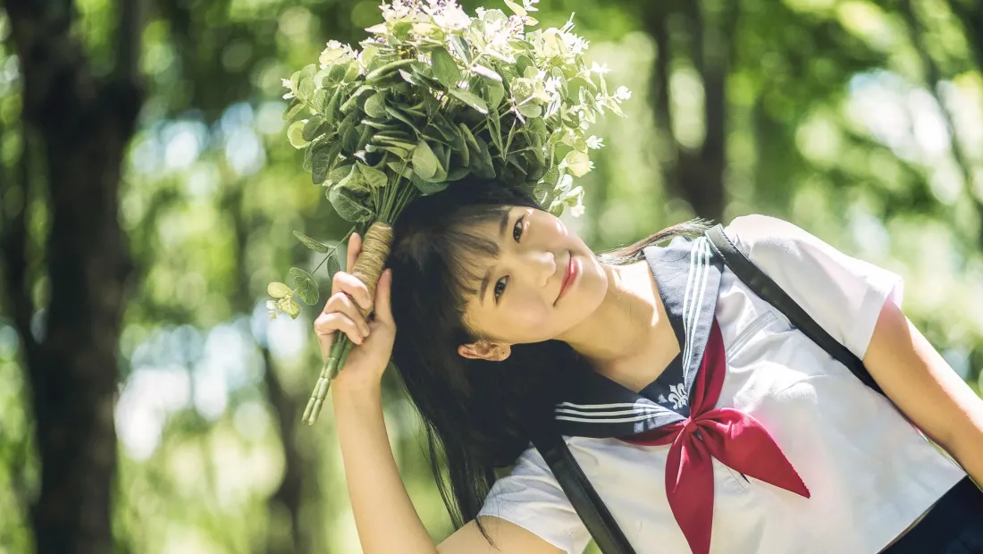 插花弄玉为何泣不成声？是爱是痛还是其他？
